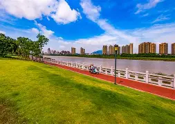 江畔金雕队对阵三湘雷霆队，冰球超级杯失利，内线统治篮板——轮换效果显现(百度一下百度首页篮球架smc篮板)-九游安全链接