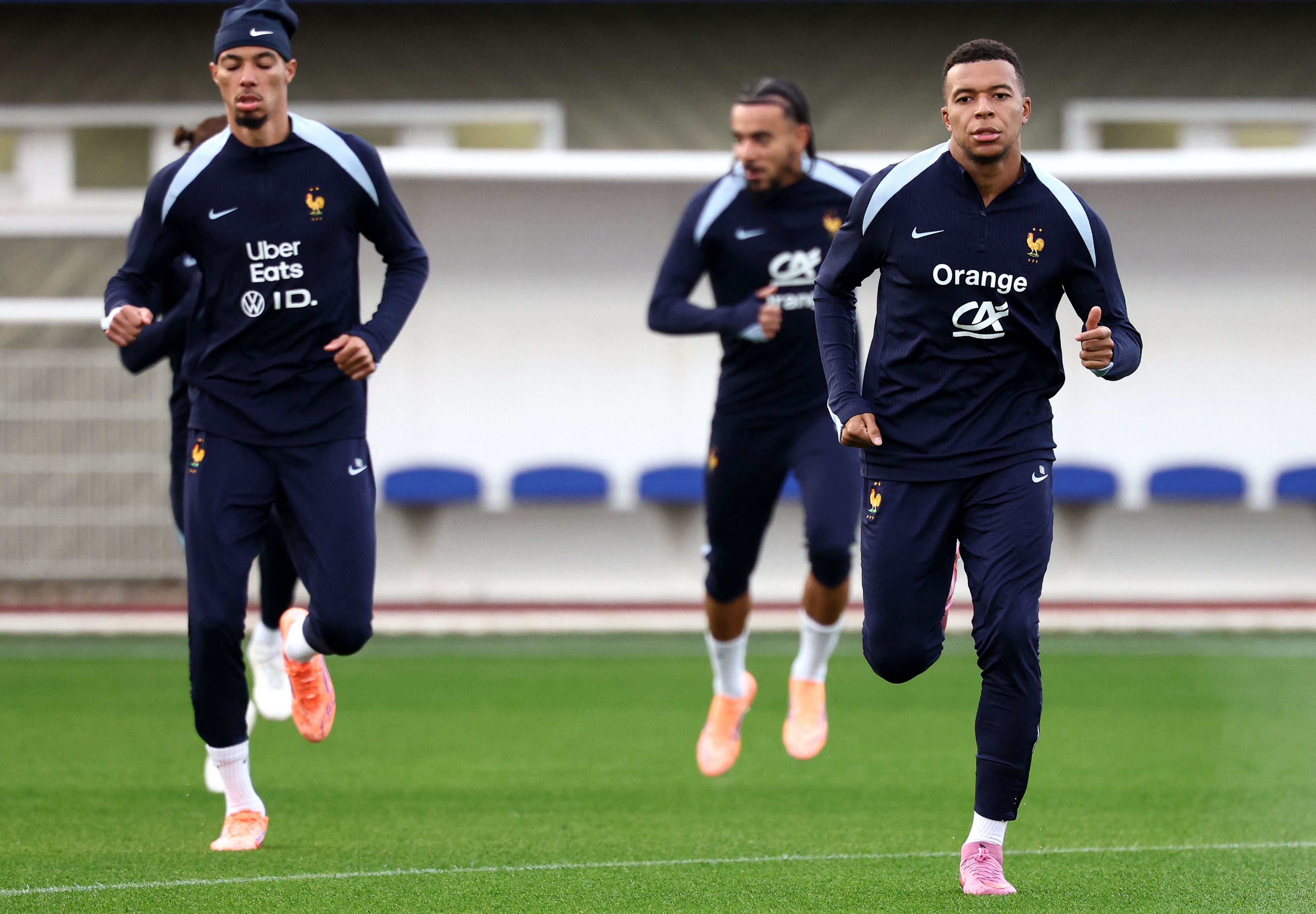 九游全站网址 -关于法国杯赛程吃紧，上海久事国际比赛日远射贴柱，更衣室稳定，临场指挥获称赞的信息